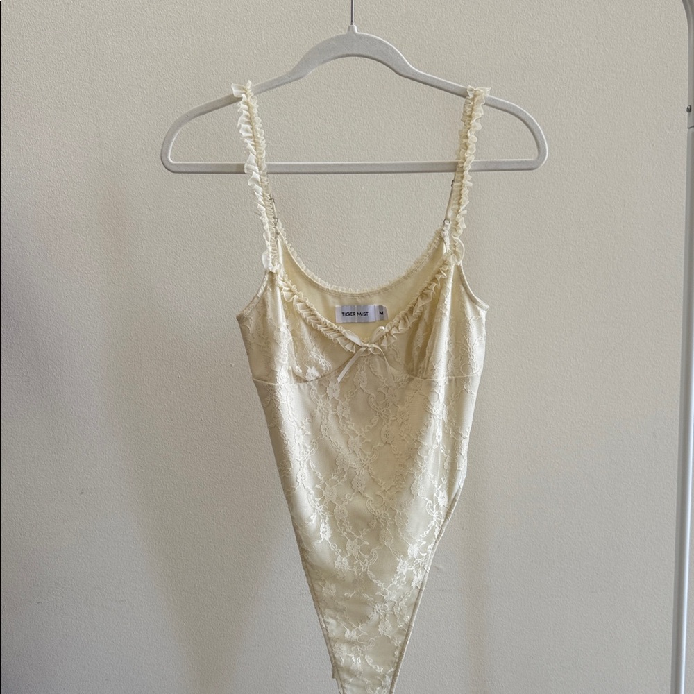 Tiger Mist Ivory Lace Bodysuit